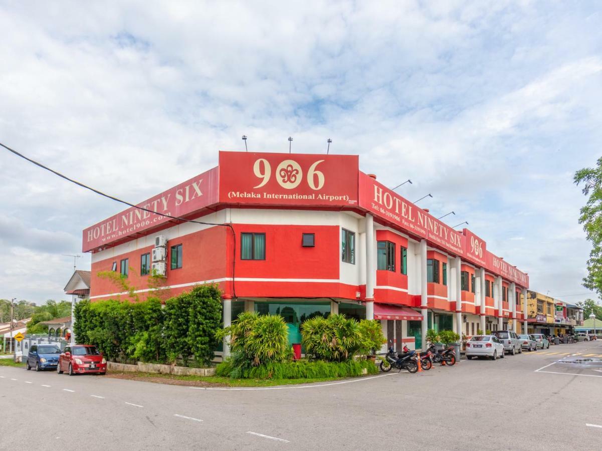 Oyo 1158 906 Airport Hotel Malacca Eksteriør billede